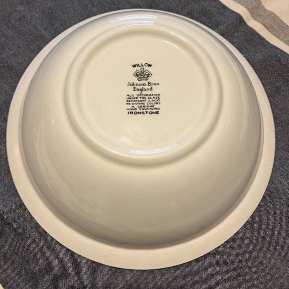 RARE William Blue by Johnson Bros England 8” Round Vegetable Bowl - Picture 3 of 8